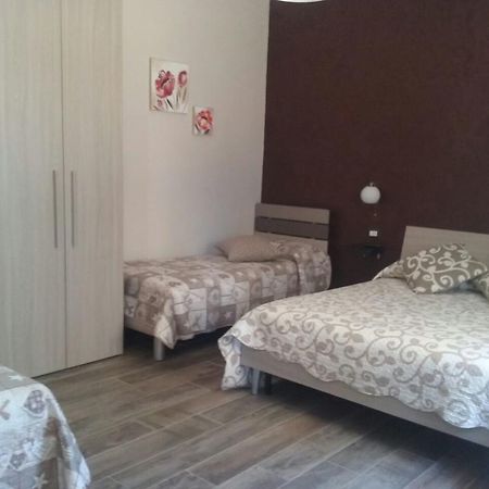 A Due Passi Dal Porto Hotel Civitavecchia Kültér fotó