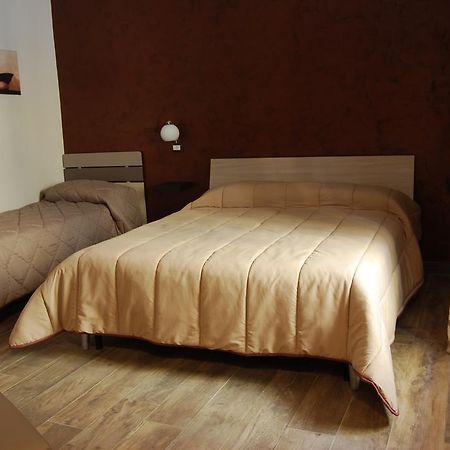 A Due Passi Dal Porto Hotel Civitavecchia Kültér fotó