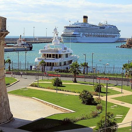 A Due Passi Dal Porto Hotel Civitavecchia Kültér fotó
