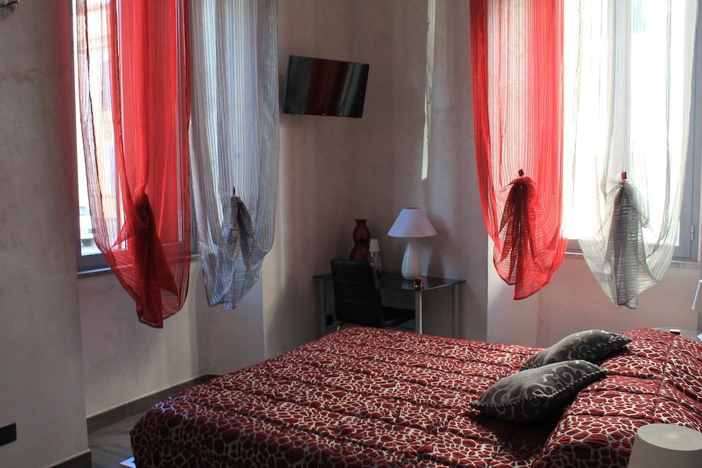 A Due Passi Dal Porto Hotel Civitavecchia Szoba fotó