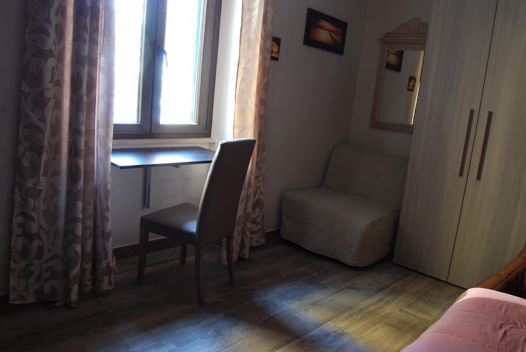 A Due Passi Dal Porto Hotel Civitavecchia Kültér fotó