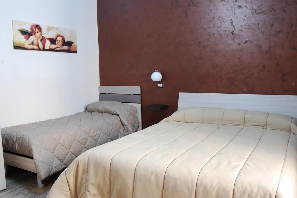 A Due Passi Dal Porto Hotel Civitavecchia Kültér fotó