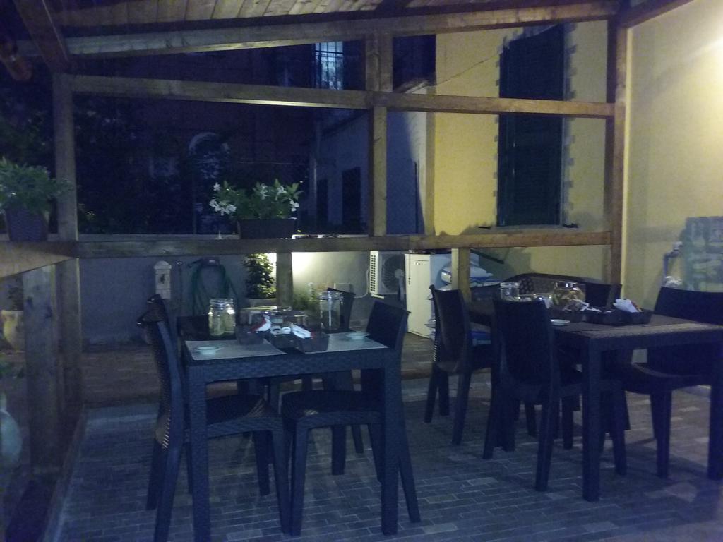 A Due Passi Dal Porto Hotel Civitavecchia Kültér fotó