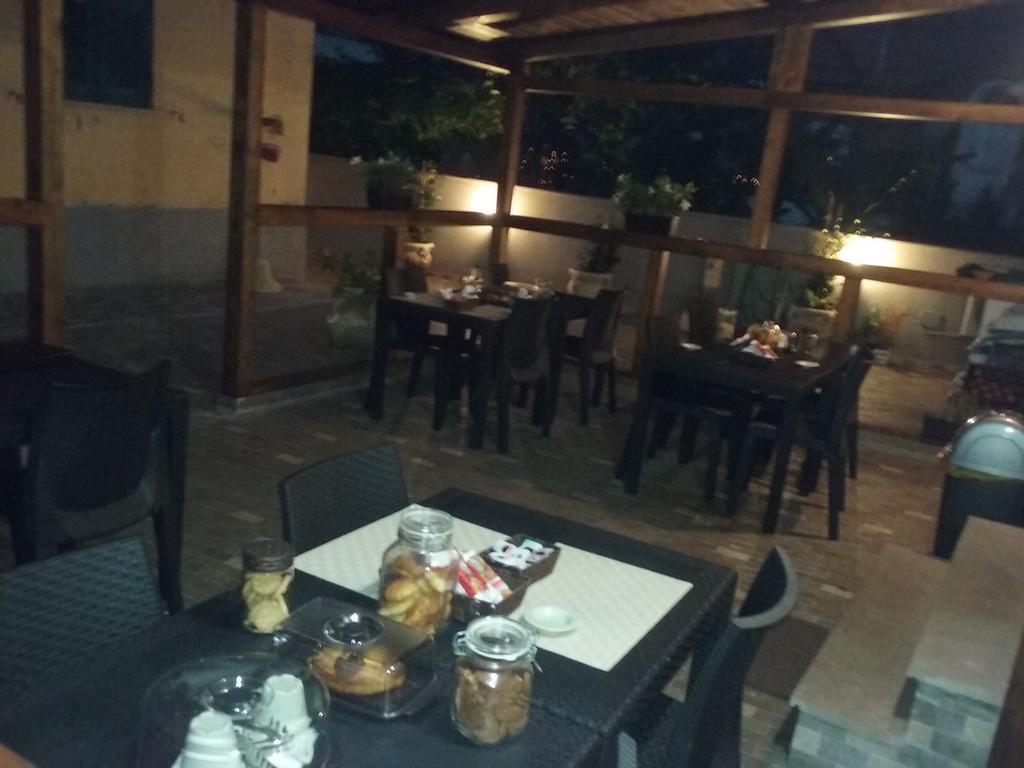 A Due Passi Dal Porto Hotel Civitavecchia Kültér fotó