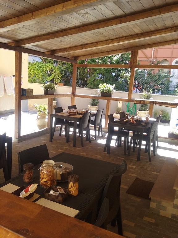 A Due Passi Dal Porto Hotel Civitavecchia Kültér fotó