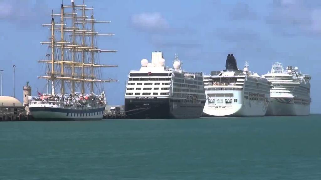 A Due Passi Dal Porto Hotel Civitavecchia Kültér fotó